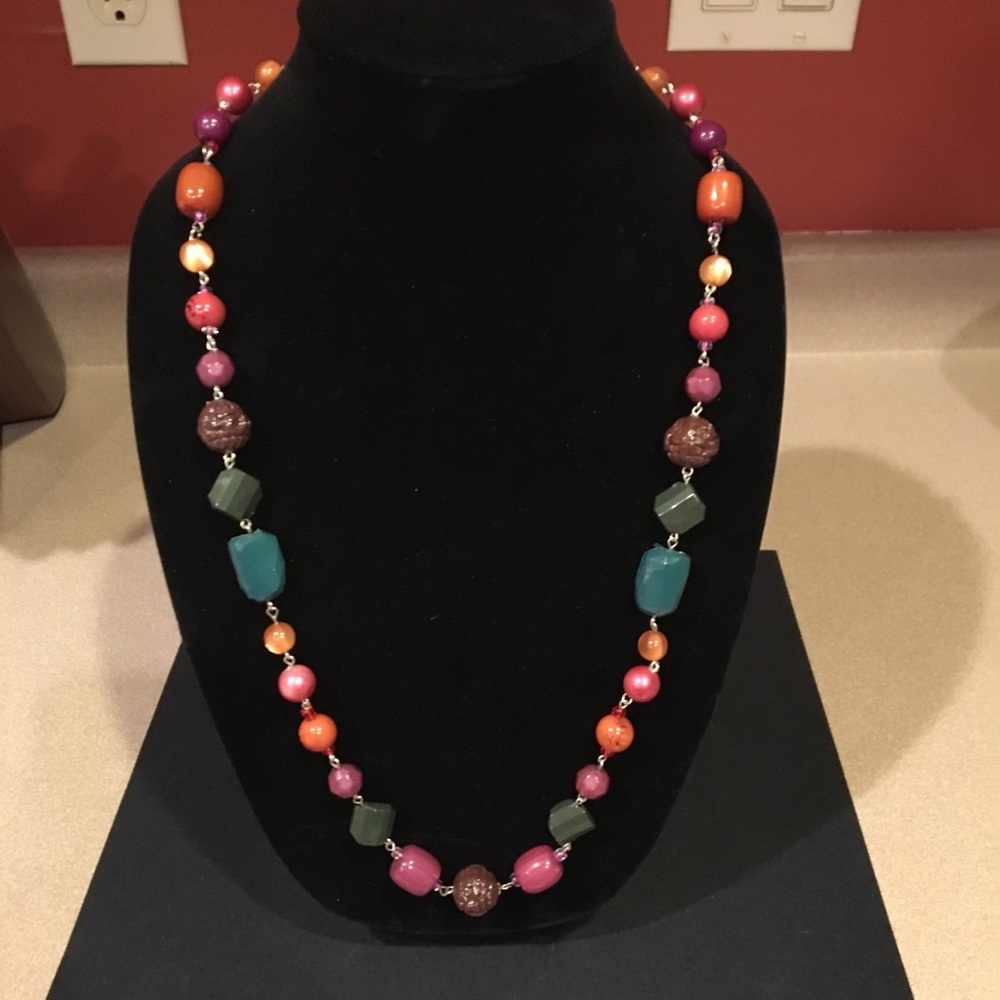 Multicolor beaded necklace